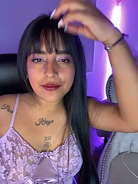 Annie Alicee online show from April 16, 2:40 pm