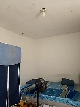 thom 1 online show from March 27, 4:18 pm