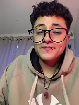 Snapshot of Adonibaskerville4 chatting on February 5, 11:09 pm Adonibaskerville4 online show from February 5, 11:09 pm