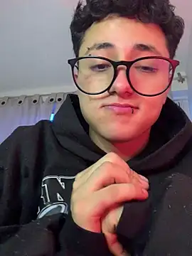 Snapshot of Adonibaskerville4 chatting on February 6, 11:08 pm Adonibaskerville4 online show from February 6, 11:08 pm