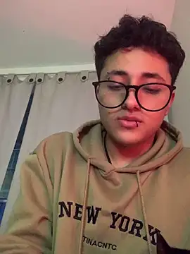 Snapshot of Adonibaskerville4 chatting on February 8, 12:03 am Adonibaskerville4 online show from February 8, 12:03 am