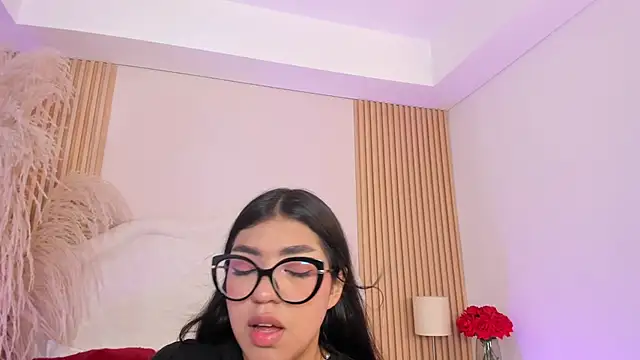 Snapshot of rebeca_taylor chatting on July 9, 8:24 pm rebeca taylor online show from July 9, 8:24 pm