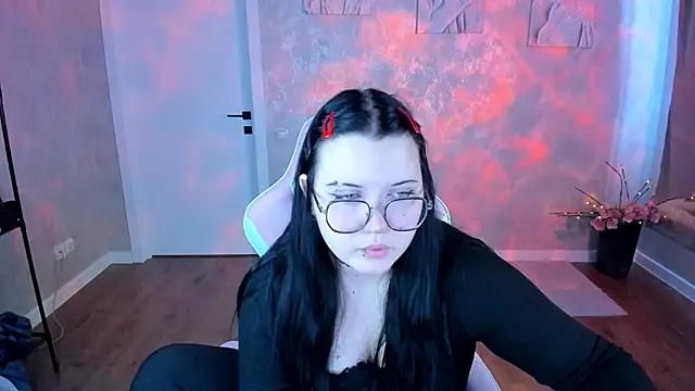 Kira G0ld online show from April 11, 1:10 am