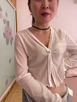 Snapshot of mm47865 chatting on May 3, 5:57 am mm47865 online show from May 3, 5:57 am