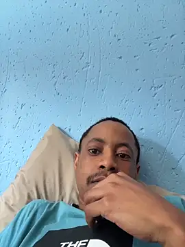 Snapshot of youngsterSA223 chatting on February 3, 9:03 am youngsterSA223 online show from February 3, 9:03 am