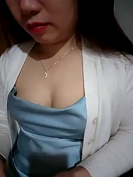 Snapshot of aki_zz69 chatting on February 5, 1:05 pm aki zz69 online show from February 5, 1:05 pm