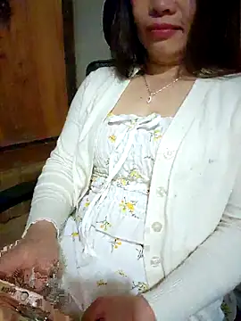 Snapshot of aki_zz69 chatting on February 6, 1:14 pm aki zz69 online show from February 6, 1:14 pm