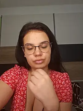 Karolina Velvet online show from February 4, 10:15 pm