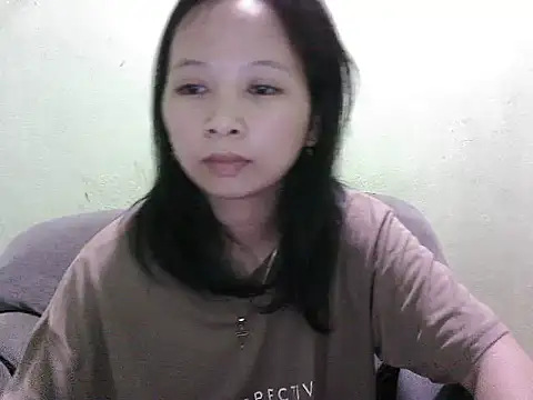 Snapshot of pinay_sweety23 chatting on February 16, 5:47 am pinay sweety23 online show from February 16, 5:47 am