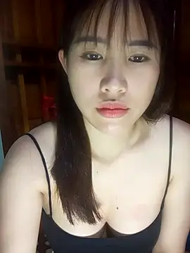 Snapshot of Yui-Ch1682 chatting on February 19, 12:23 pm Yui-Ch1682 online show from February 19, 12:23 pm