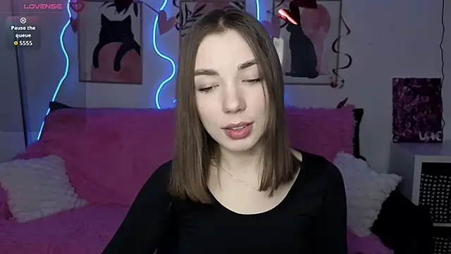 Snapshot of Adriennes chatting on February 23, 2:47 pm Adriennes online show from February 23, 2:47 pm