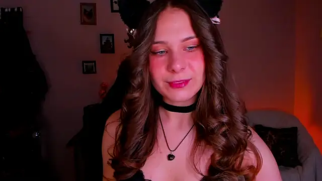 LanaLovely online show from May 8, 6:19 am