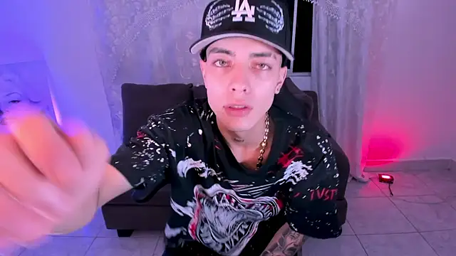 Dereck Boy  online show from April 18, 4:27 am