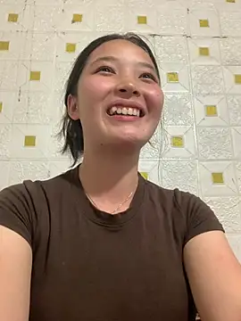 Snapshot of Suzu_xx01 chatting on May 14, 2:57 pm Suzu xx01 online show from May 14, 2:57 pm