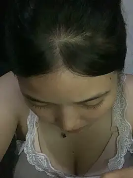 Snapshot of Suzu_xx01 chatting on May 16, 6:50 pm Suzu xx01 online show from May 16, 6:50 pm