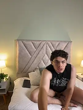 Axel Creed online show from February 25, 2:32 am