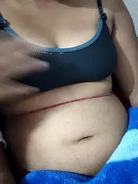 Snapshot of Tiay_009 chatting on February 6, 6:55 pm Tiay 009 online show from February 6, 6:55 pm