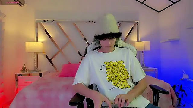 thanier 18 online show from April 12, 7:30 pm