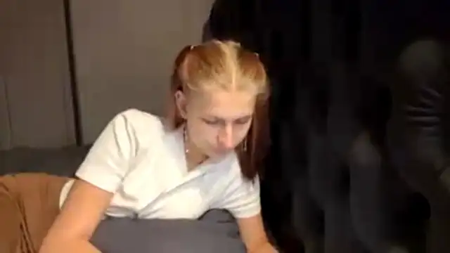 Snapshot of JeneeEady chatting on February 18, 11:06 am JeneeEady online show from February 18, 11:06 am