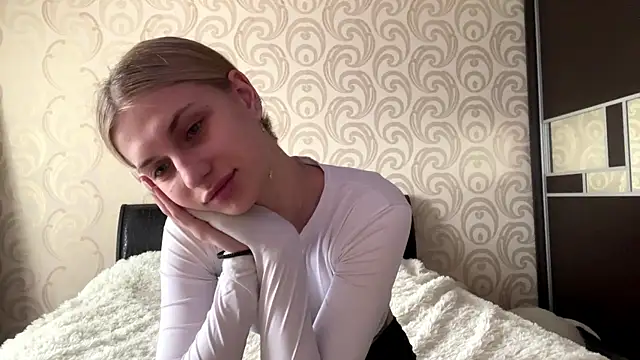 Snapshot of JeneeEady chatting on April 30, 6:09 am JeneeEady online show from April 30, 6:09 am