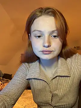 Snapshot of mad_girlygirl chatting on February 6, 8:34 pm mad girlygirl online show from February 6, 8:34 pm