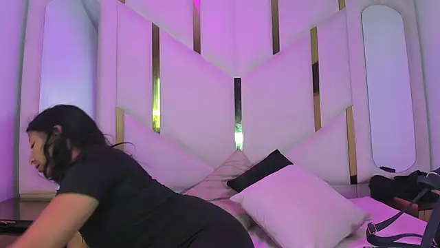 Snapshot of Vaneline2 chatting on April 29, 2:21 pm Vaneline2 online show from April 29, 2:21 pm