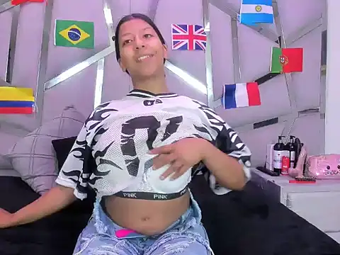 Snapshot of Vaneline2 chatting on July 4, 2:12 pm Vaneline2 online show from July 4, 2:12 pm