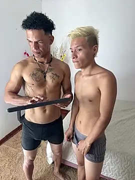 Snapshot of MaxyRyan chatting on February 5, 1:05 pm MaxyRyan online show from February 5, 1:05 pm