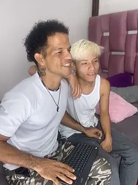 Snapshot of MaxyRyan chatting on February 21, 12:50 pm MaxyRyan online show from February 21, 12:50 pm