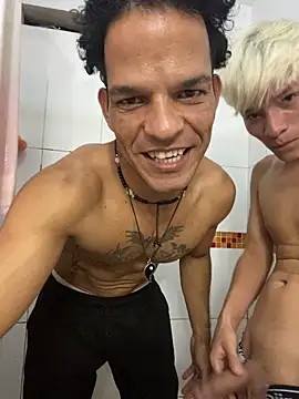 Snapshot of MaxyRyan chatting on March 4, 5:24 am MaxyRyan online show from March 4, 5:24 am