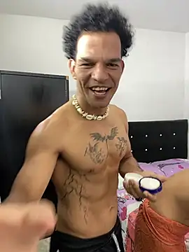 MaxyRyan online show from April 12, 3:39 pm