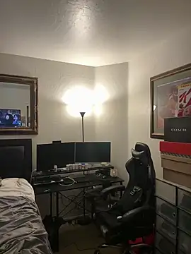 austincummings online show from March 29, 5:24 pm