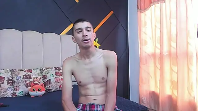 Snapshot of MiaANDrony chatting on February 25, 12:59 pm MiaANDrony online show from February 25, 12:59 pm