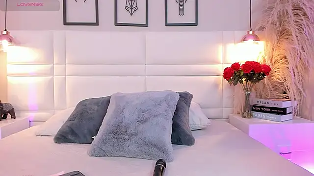 RaquelHyde  online show from May 15, 8:27 pm