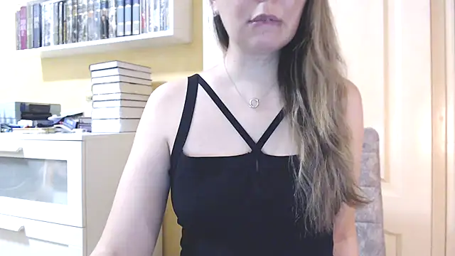 Snapshot of Tasiya chatting on February 25, 1:32 pm Tasiya online show from February 25, 1:32 pm