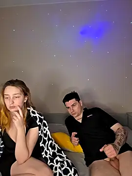 ToxyFoxyy online show from February 19, 2:35 pm