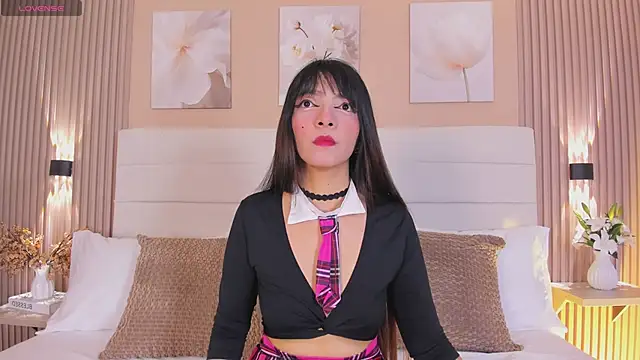 Snapshot of LisaLain chatting on April 30, 12:00 pm LisaLain online show from April 30, 12:00 pm