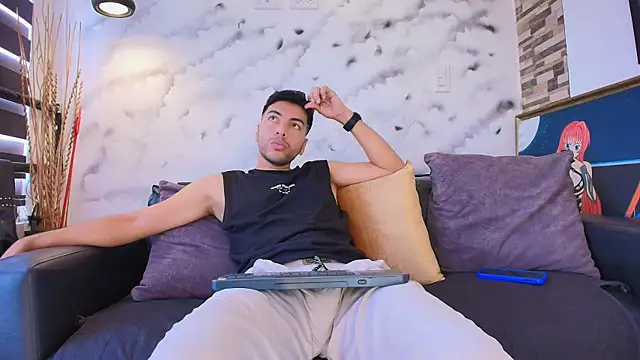 Snapshot of Max_Hornye chatting on February 27, 6:41 pm Max Hornye online show from February 27, 6:41 pm