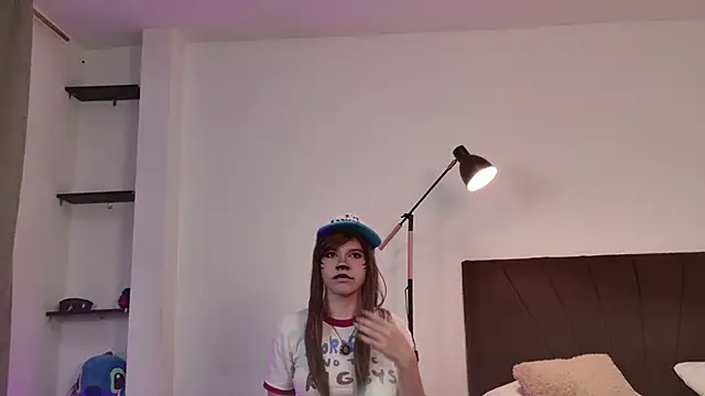 Snapshot of Raven_OA chatting on February 25, 12:26 pm Raven OA online show from February 25, 12:26 pm