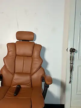 ARON LUXX online show from March 12, 3:01 am