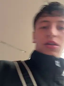 ARON LUXX online show from April 13, 10:15 pm