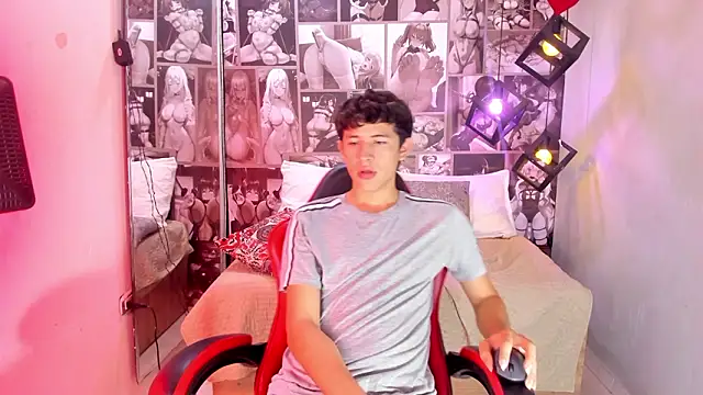 Snapshot of Christian_Foxx chatting on March 1, 12:23 am Christian Foxx online show from March 1, 12:23 am