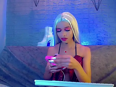 Snapshot of DahliaGill chatting on February 11, 2:49 am DahliaGill online show from February 11, 2:49 am