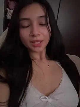 Snapshot of Chinicr18 chatting on April 26, 1:42 pm Chinicr18 online show from April 26, 1:42 pm