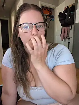 Snapshot of lillythotz chatting on June 2, 7:49 pm lillythotz online show from June 2, 7:49 pm