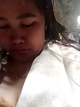 Snapshot of bongtuyet11 chatting on February 6, 1:54 am bongtuyet11 online show from February 6, 1:54 am