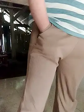 Snapshot of bongtuyet11 chatting on February 7, 8:07 am bongtuyet11 online show from February 7, 8:07 am