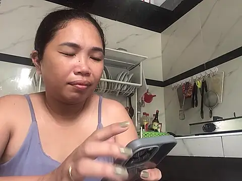 Snapshot of lady_candy85 chatting on April 24, 11:40 pm lady candy85 online show from April 24, 11:40 pm
