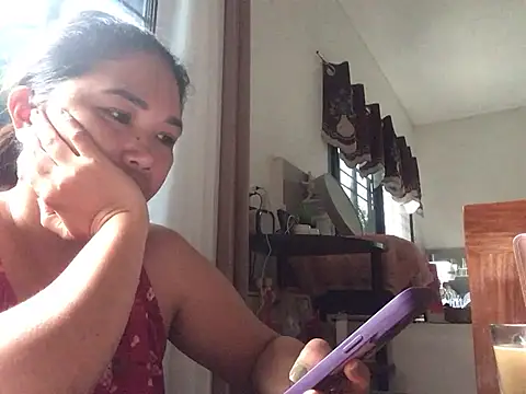 Snapshot of lady_candy85 chatting on April 27, 10:30 pm lady candy85 online show from April 27, 10:30 pm