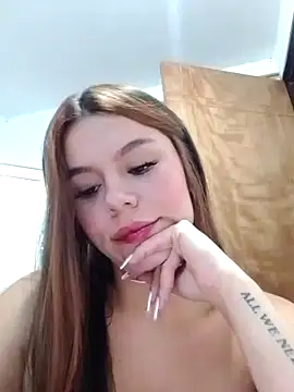 Snapshot of EmiNavarro chatting on June 25, 10:36 pm EmiNavarro online show from June 25, 10:36 pm